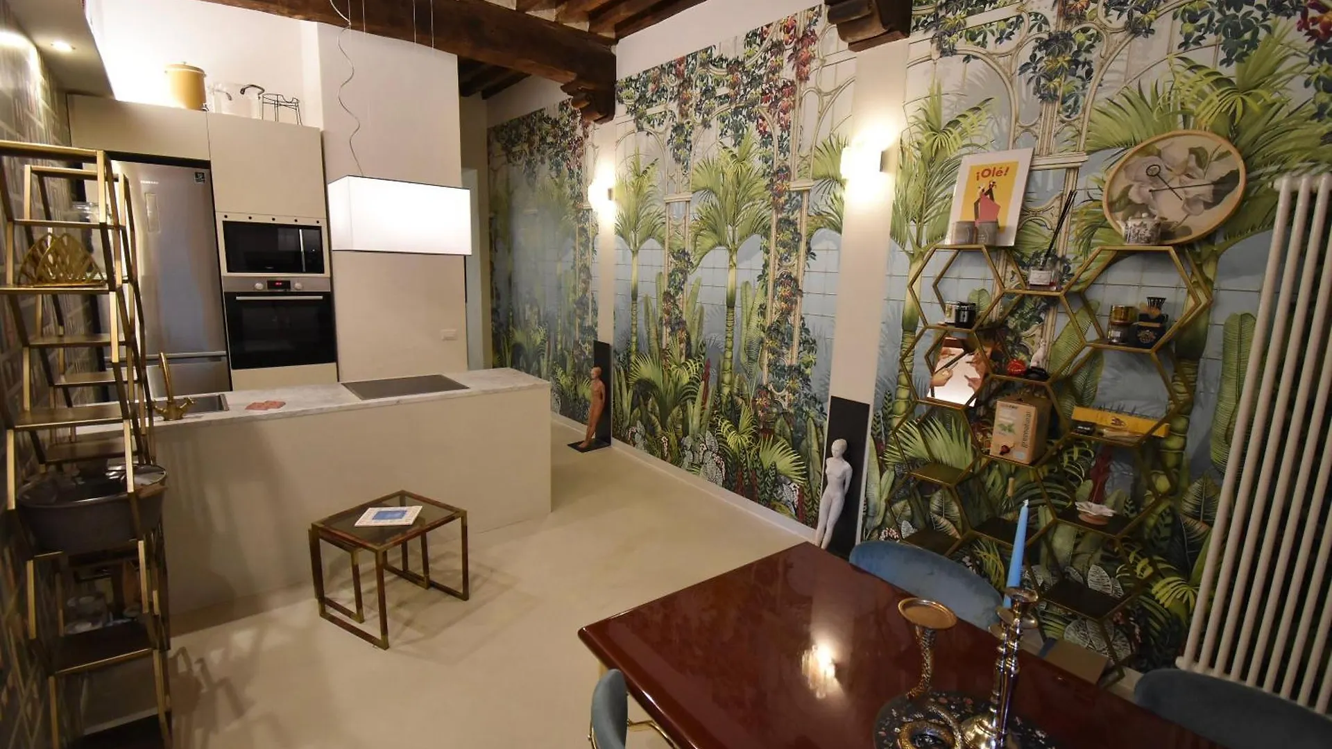 50Mt Dal Duomo - Casa Amasia Bed and Breakfast Pietrasanta Italia