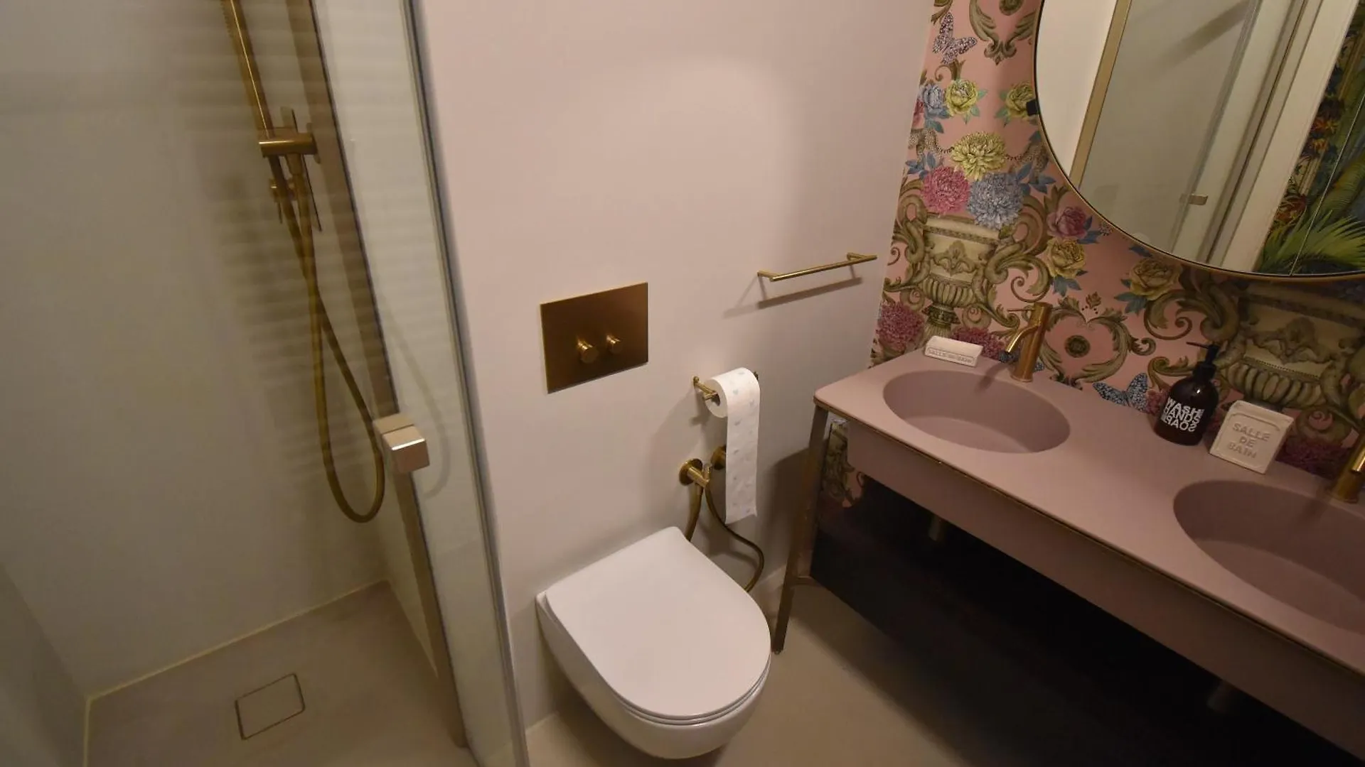 50Mt Dal Duomo - Casa Amasia Bed and Breakfast Pietrasanta Bed & Breakfast