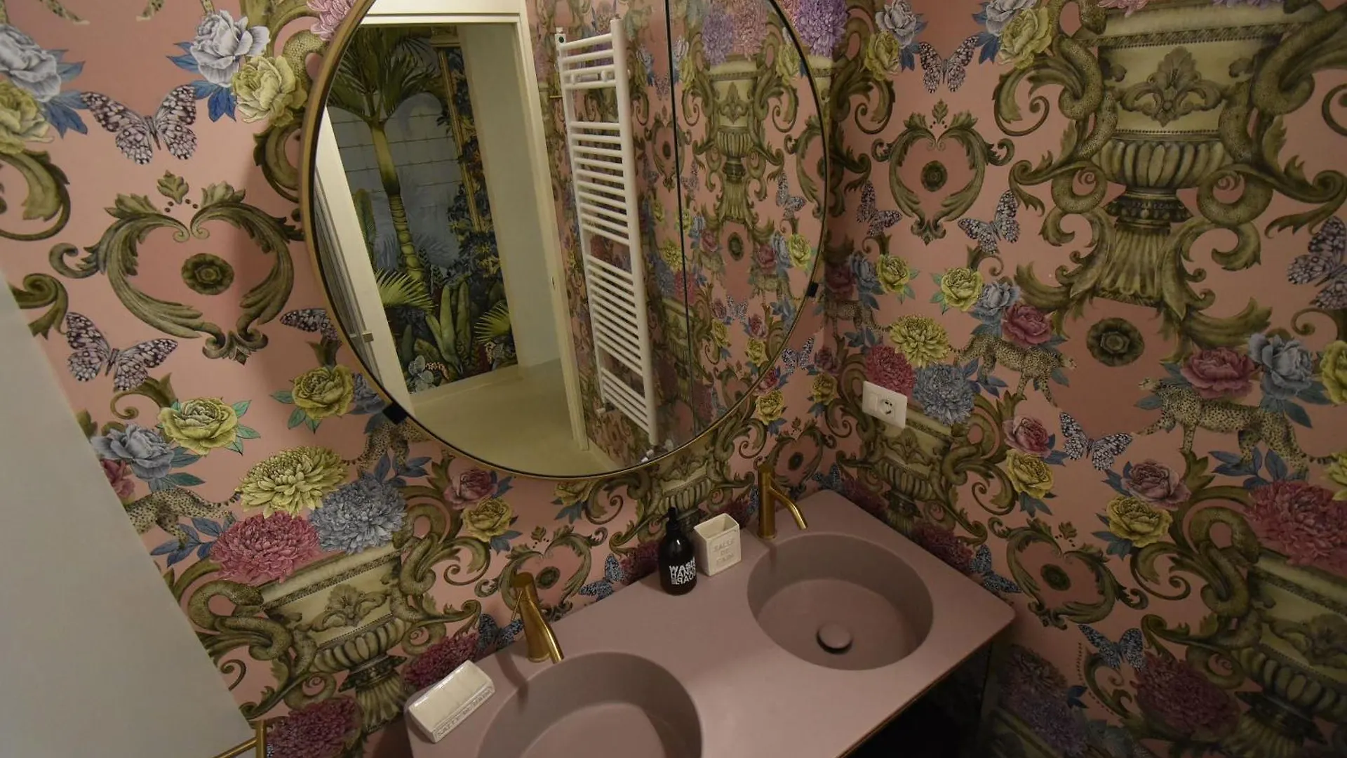 50Mt Dal Duomo - Casa Amasia Bed and Breakfast Pietrasanta